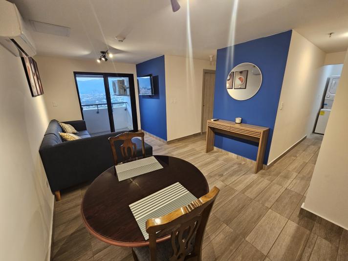 Este Alquiler Amueblado Distrito Artemisa cuenta con las siguientes caracter&iacute;sticas: Completamente amueblado y equipado 58 m2 Climatizado 1 habitaci&oacute;n con closet 2 ba&ntilde;os Sala-comedor Cocina amueblada Estudio Balc&oacute;n Centro de lavado equipado Calentador de agua Televisi&oacute;n por cable Internet de alta velocidad Garaje para 2 veh&iacute;culos Este apartamento combina estilo, confort y ubicaci&oacute;n en un entorno moderno y seguro a un precio de $ 950.00 incluye cuota de mantenimiento.